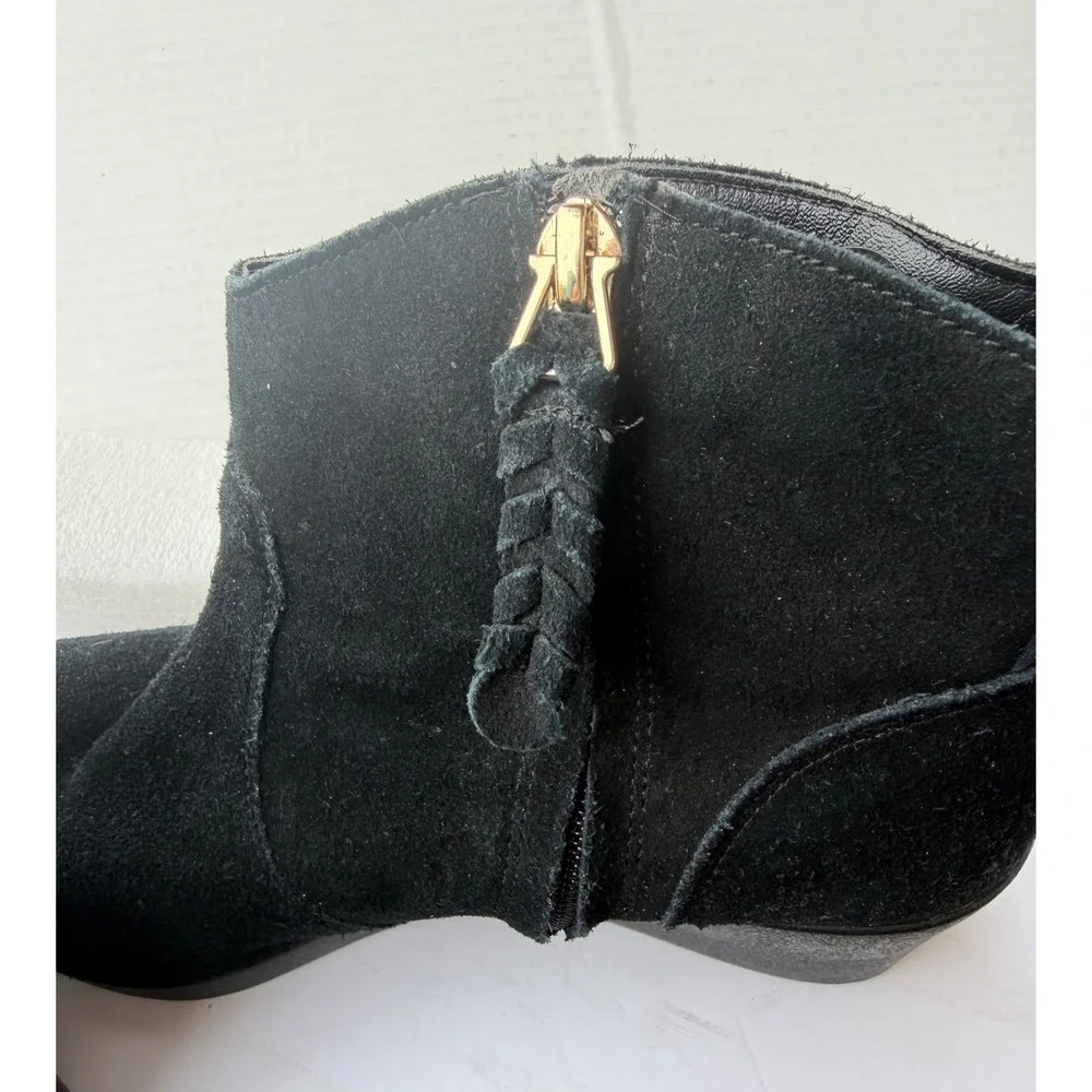 Crocs Leigh Black Suede Zip Up Wedge Dual Comfort Ankle Bootie Boots‎ Sz 9